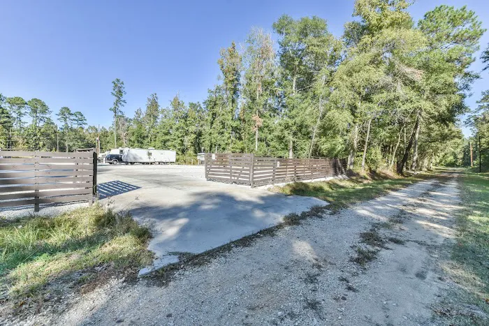 Plum Grove RV Park Picture 8
