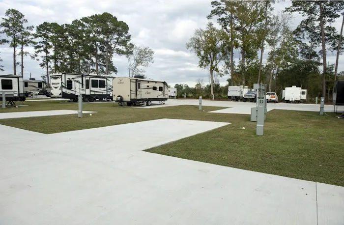 Royal Oaks RV Park Picture 1