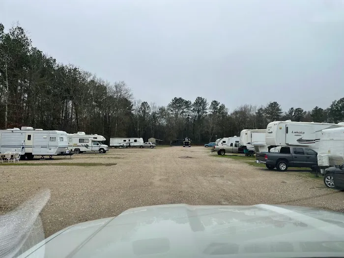 Splendora RV Park Picture 6