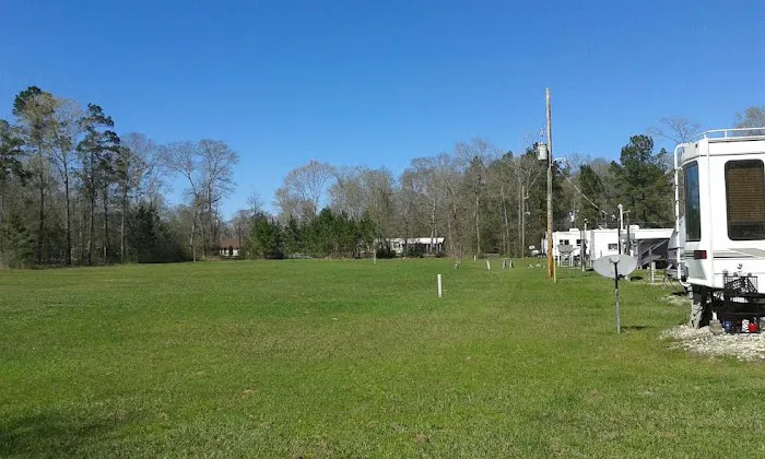 Splendora RV Park Picture 10