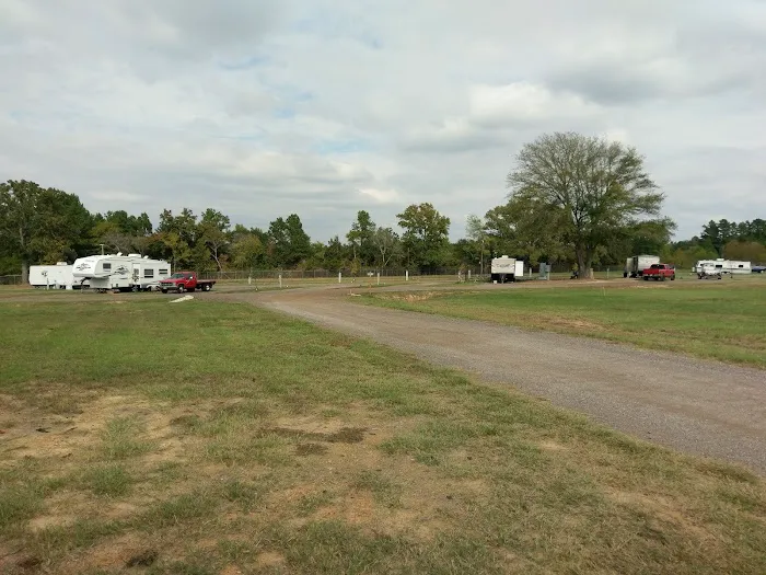 South Tyler RV Park Picture 9