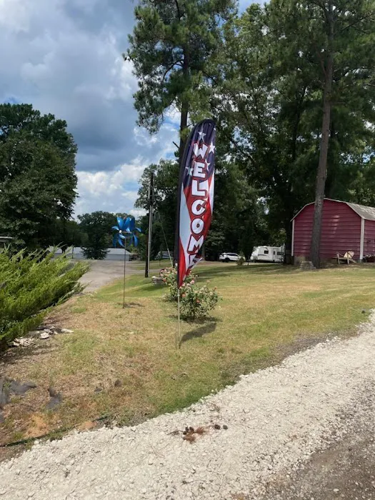 Whipple Tree RV Resort Picture 7