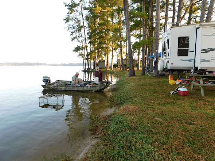 Flat Creek Marina and RV Camping Picture 1