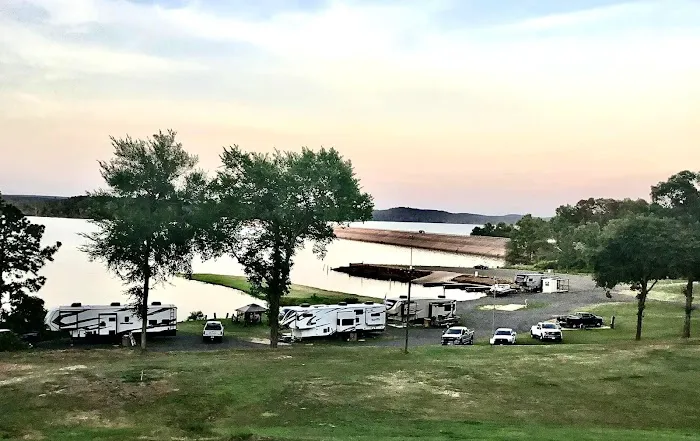Lake O' Pines RV Park, Marina & Inn Picture 7