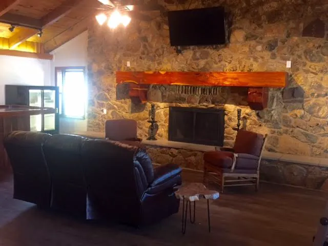 Tyler Oaks RV Resort Picture 1