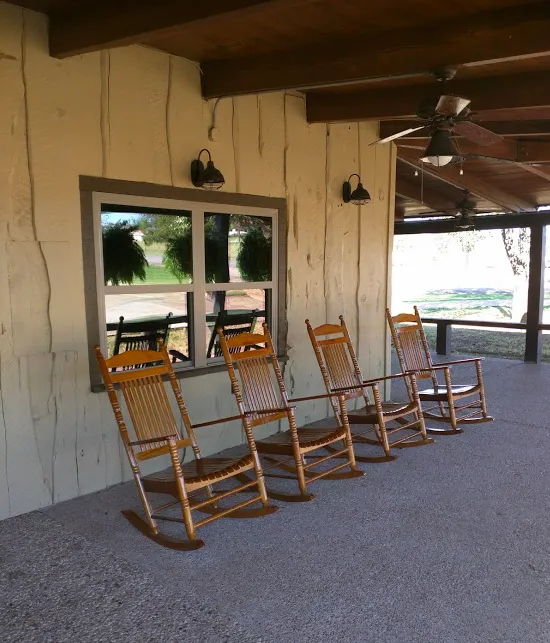 Tyler Oaks RV Resort Picture 6