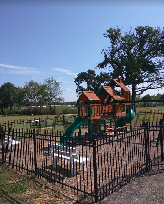 Tyler Oaks RV Resort Picture 8