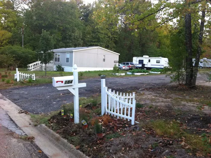 Pines RV and Mobile Home Park Picture 10
