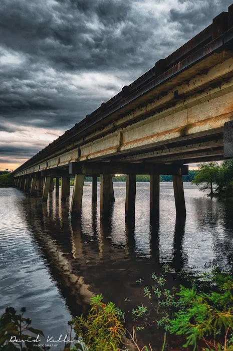 LesTer's on the Lake Picture 1