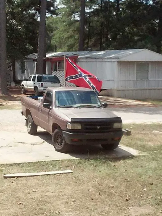 Pine Hill Mobile Home Park Picture 4