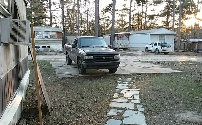 Pine Hill Mobile Home Park Picture 2