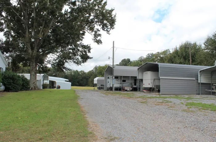 J&K Lakeside RV Park Picture 2