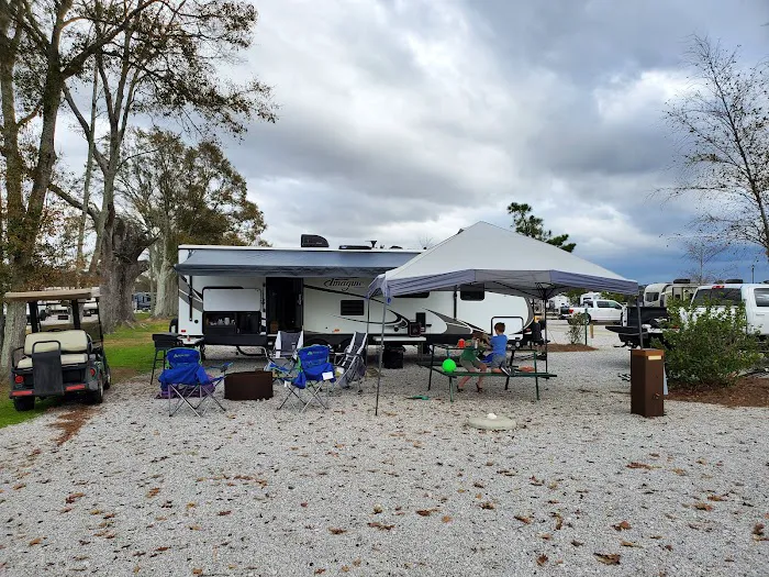 Gator Grounds RV Resort Picture 7