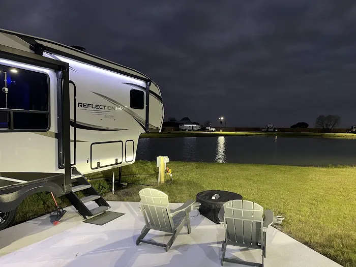 Sunset Point RV Park & Storage Picture 2