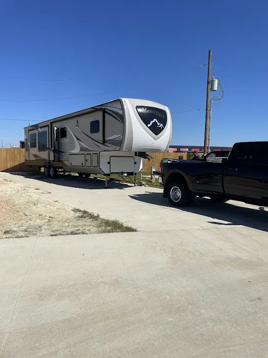 Sunset Point RV Park & Storage Picture 5