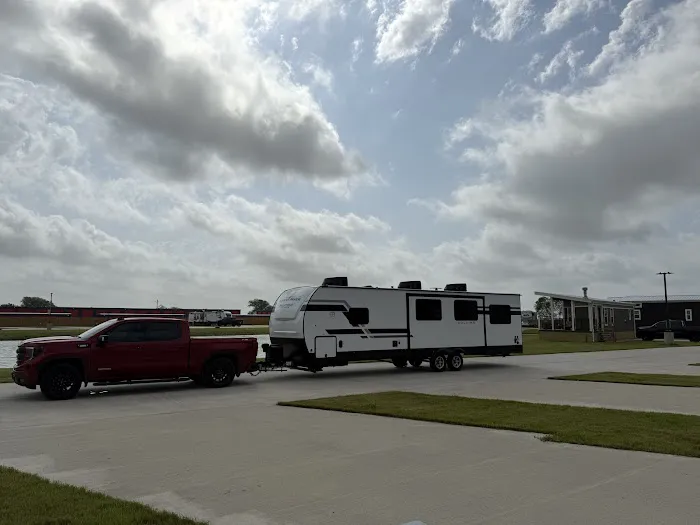 Sunset Point RV Park & Storage Picture 7