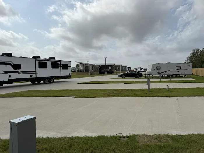 Sunset Point RV Park & Storage Picture 8