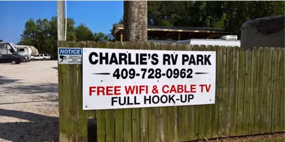 Charlie's RV Park Picture 7