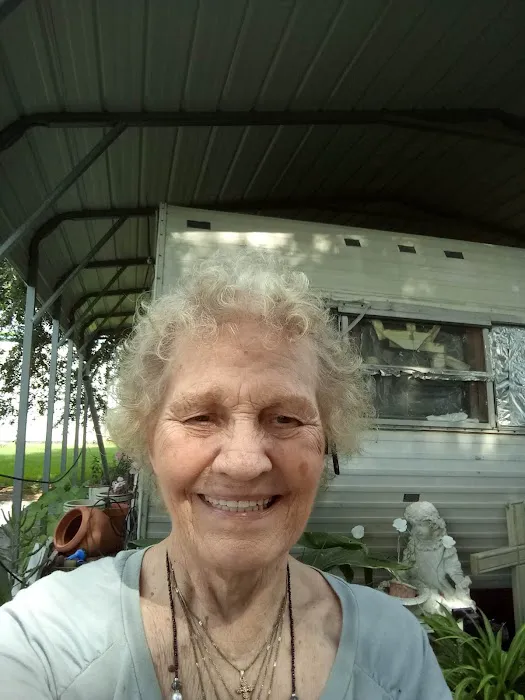 Charlie's RV Park Picture 5