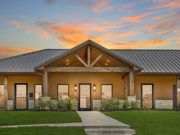 Grand Pines of Texas RV Resort Picture 6