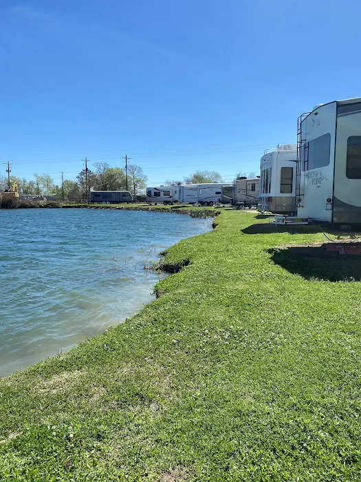 AAA RV Park On The Lake Picture 7