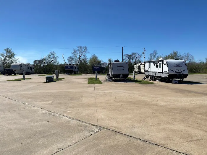 AAA RV Park On The Lake Picture 10