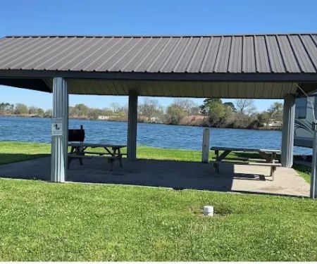 AAA RV Park On The Lake