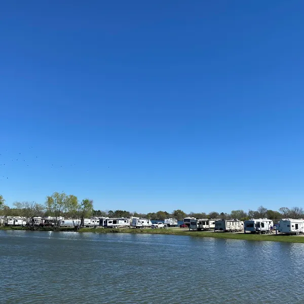 AAA RV Park On The Lake Picture 9