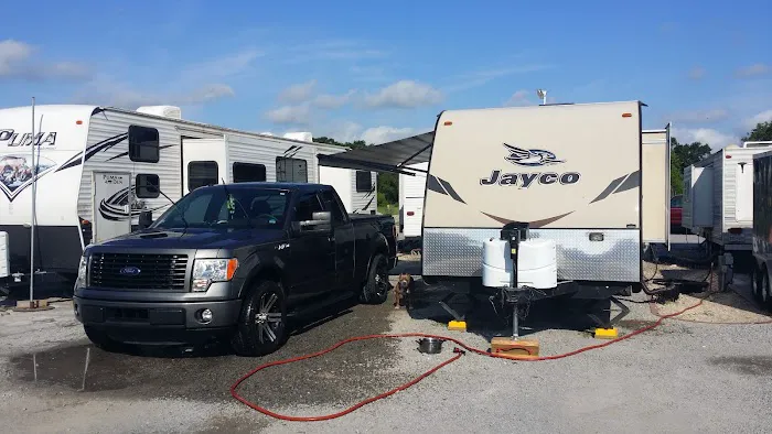 Jake's RV Park Picture 3