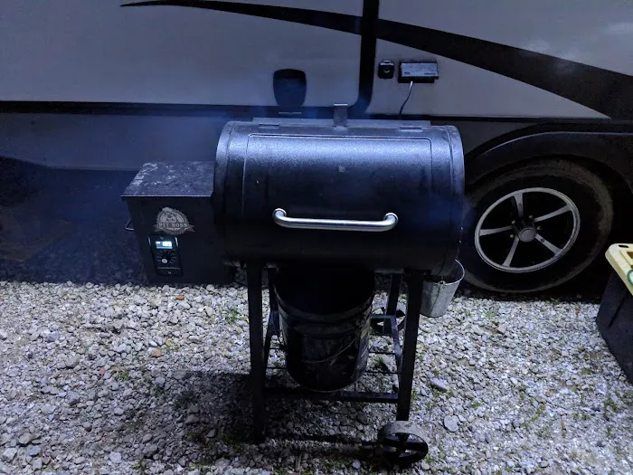 Jake's RV Park Picture 6