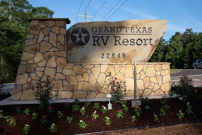 Grand Texas RV Resort Picture 4