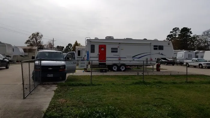 R & L RV Park Picture 2