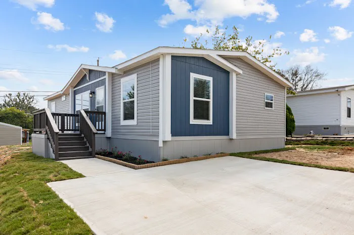 Creekside - Manufactured Home Community Picture 2