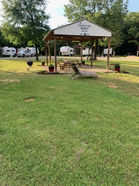 Little Oasis RV Park Picture 3