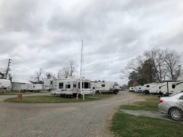 Pavilion RV Park Picture 1