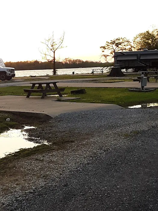 Lakeview Paradise RV Resort Picture 2