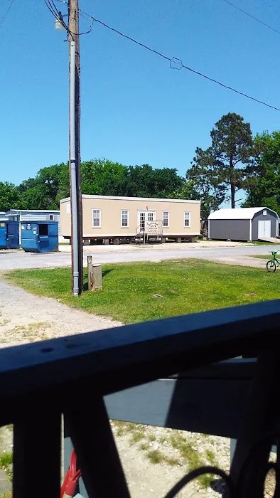 Silver Spur Mobile Home & RV Park Picture 5