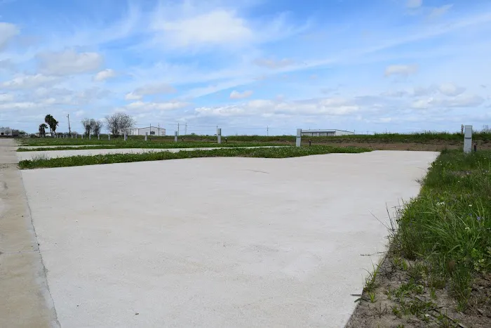 Hidden Palms RV Park Picture 3