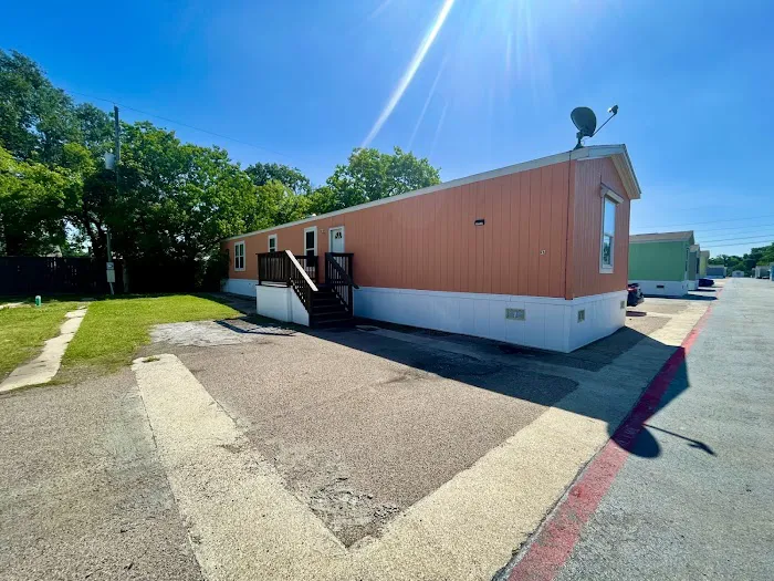 Meadowlark RV & Mobile Home Park Picture 3