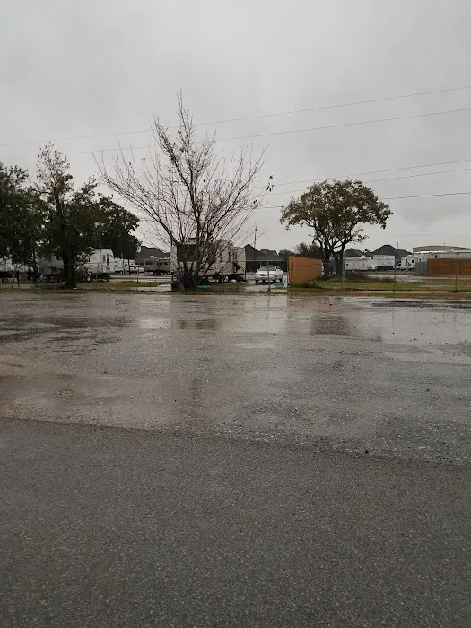 New Lloyd RV Park Picture 7