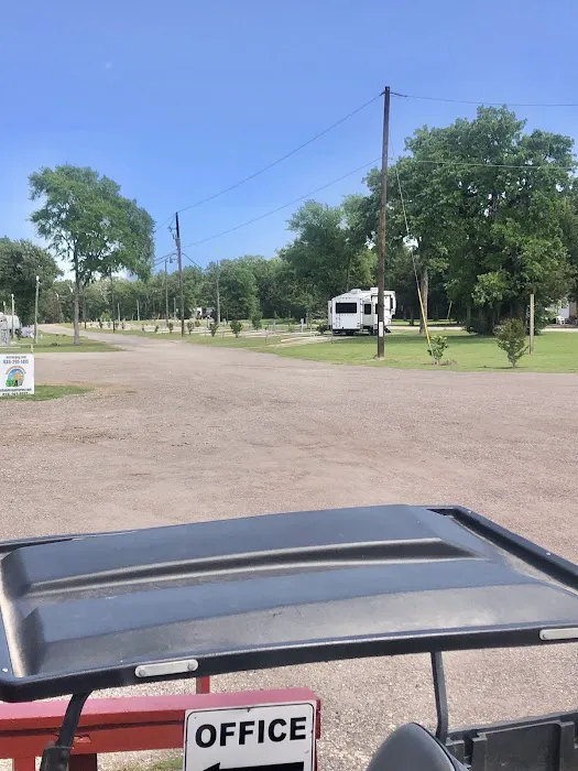 Cedar Oaks Rv Camp Picture 4