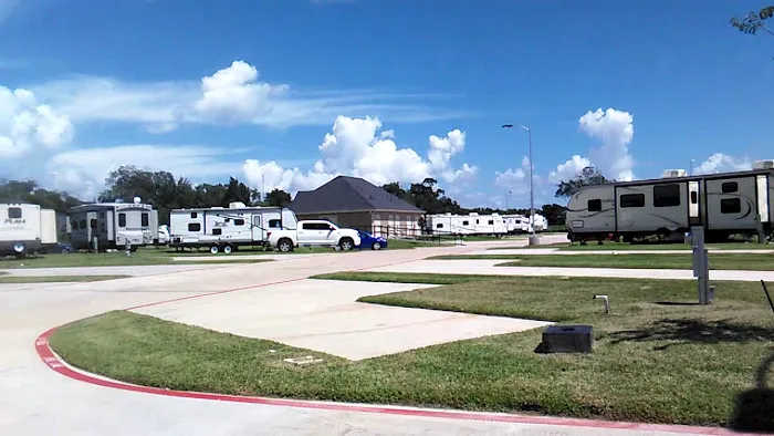 Bayou Bend RV Resort Picture 3