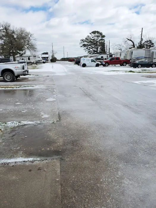 Shady Oaks RV Park Picture 7