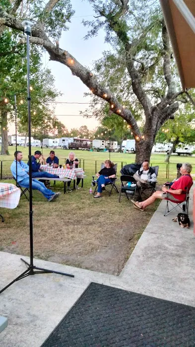 Shady Oaks RV Park Picture 10