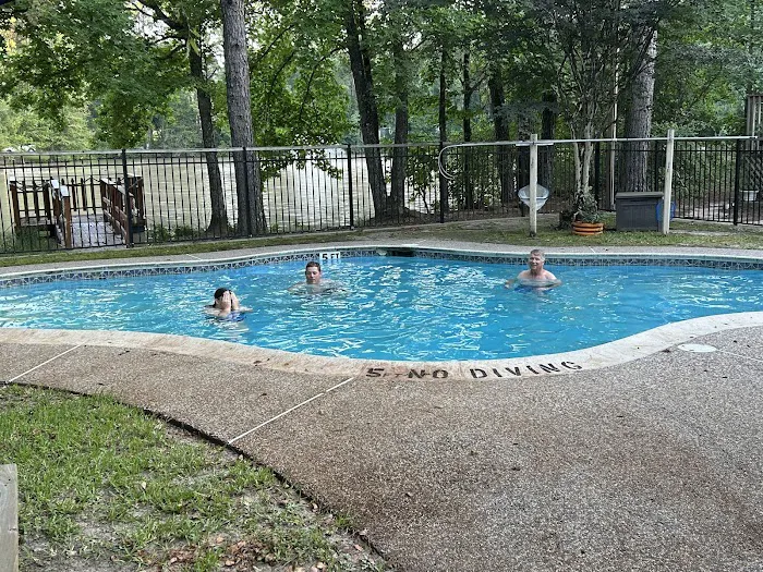 Lone Star Lakes RV Park Picture 3