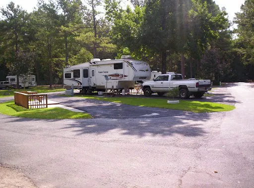 Lone Star Lakes RV Park Picture 8