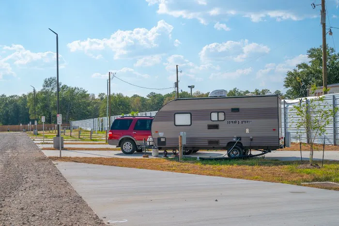 New Caney RV Park Picture 8