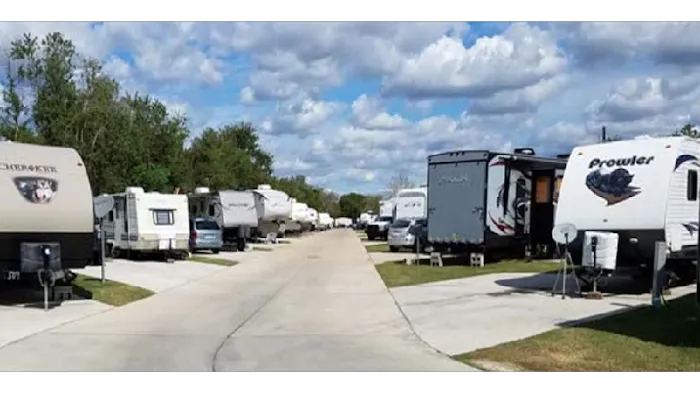 Highland Oaks RV Park Picture 3