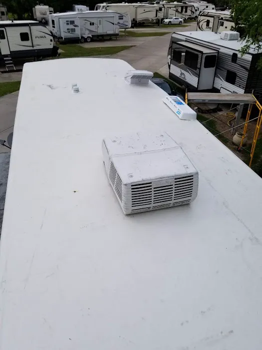 Highland Oaks RV Park Picture 10
