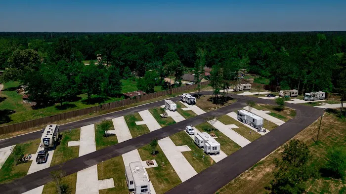 Leisure Lane RV Resort Picture 9